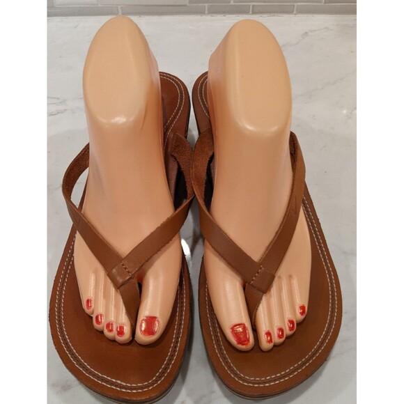 Women's NIKE Brown Leather Wedge Heel Flip-Flop Summer Beachy Sandals SZ 9 - Picture 6 of 8